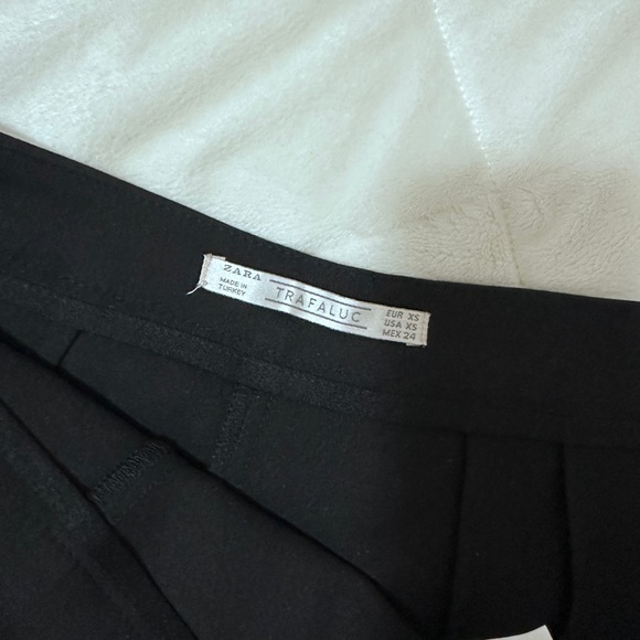 Black Zara Skort - Picture 3 of 3